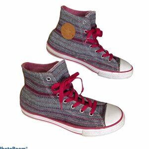 CONVERSE MULTI-COLOR HI-TOP CHUCKS size 5 Juniors